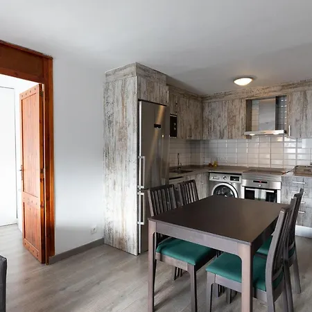 Anayet - Plaza Del Reloj En - By Pirineos 360 Formigal